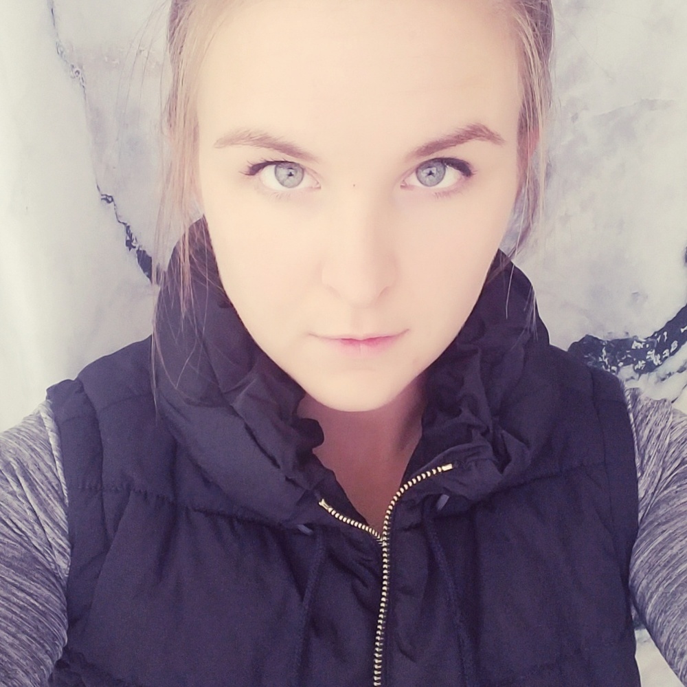 Meet your Posher, Steph